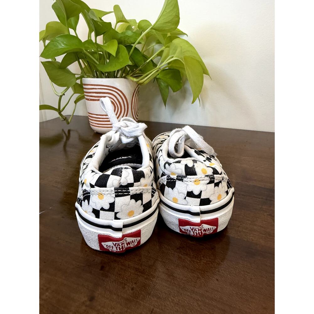 Vans Toddler Floral Checkerboard Sneakers | Daisy Print Lace-Up Shoes - Picture 4 of 6